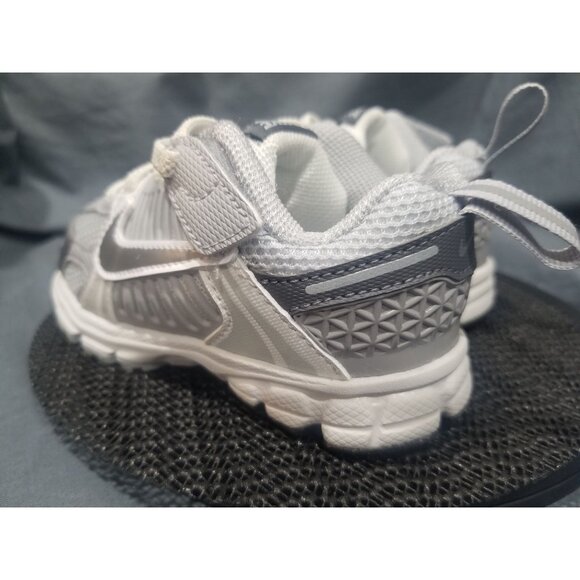 Nike Boys Vomero 5 (TD) Sneakers Mesh Pure Platinum Silver Size 7 NEW IN BOX! - Picture 8 of 11